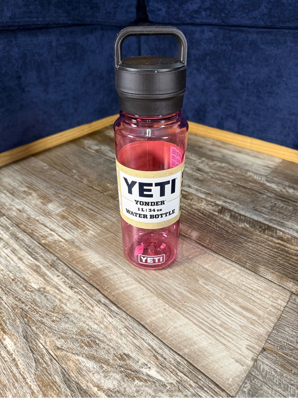 YETI Yonder Water Bottle 750ml/25oz Power Pink With Chug Cap NEW LIMITED EDITION